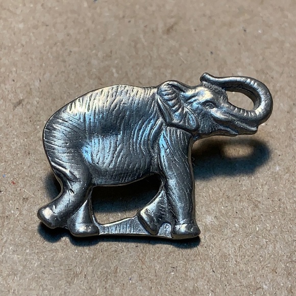 pewter elephant Other - vintage pewter elephant lapel pin brooch . Made in Canada 🇨🇦 unisex